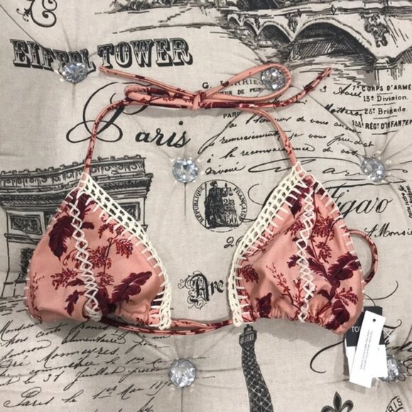 TOPSHOP Floral Crochet Triangle Bikini Top - Picture 4 of 8